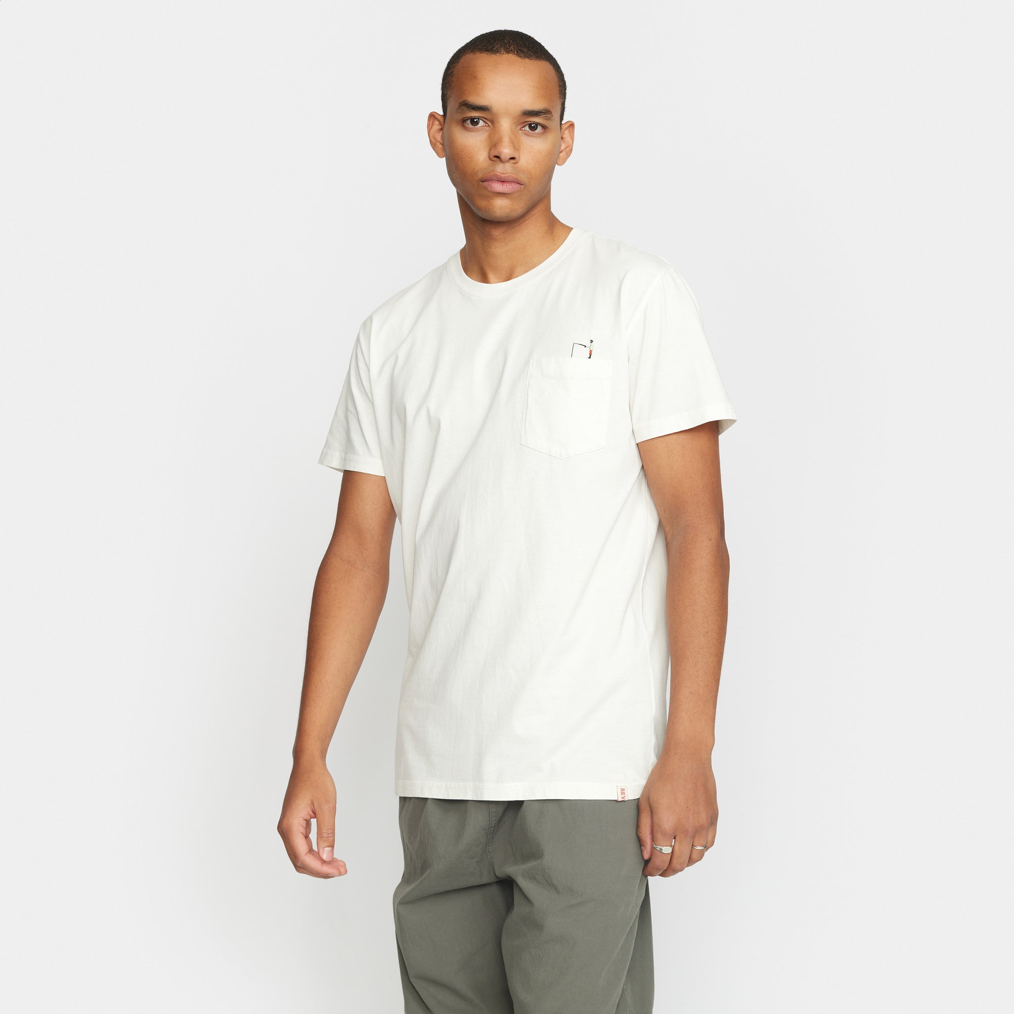 Camiseta Revolution OFFWHITE Bordado