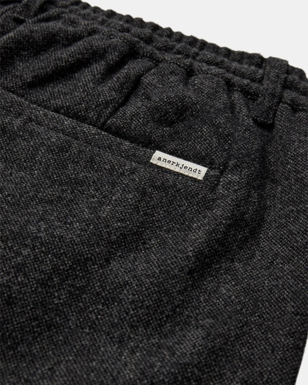 Pantalón ANERKJENDT Akjan Lana Dark Grey