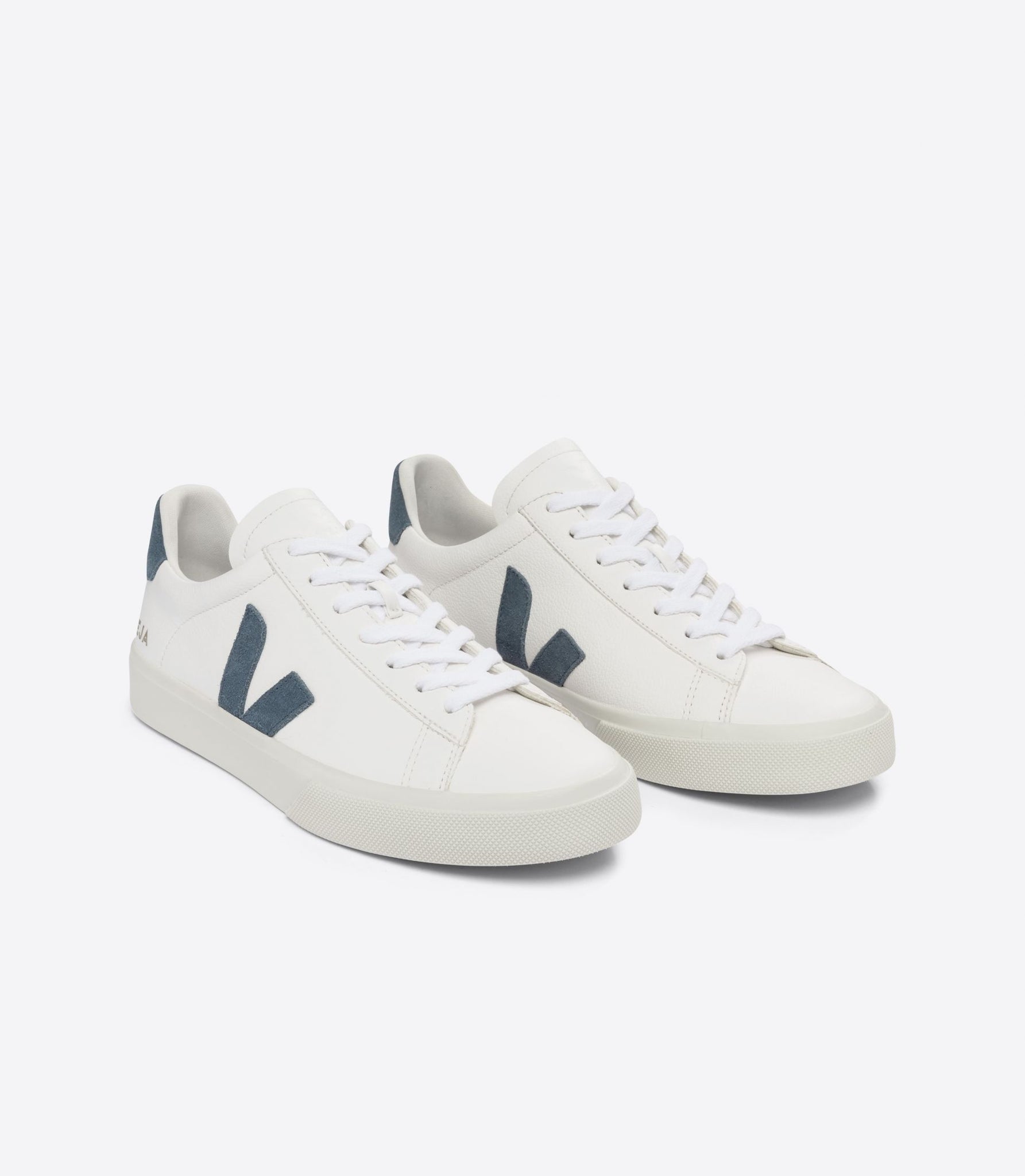 Weiße California-Sneaker aus VEJA Campo Chromefree-Leder