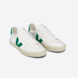 VEJA Campo Chromefree Leder-Sneaker in Weiß mit Emeraude-Motiv