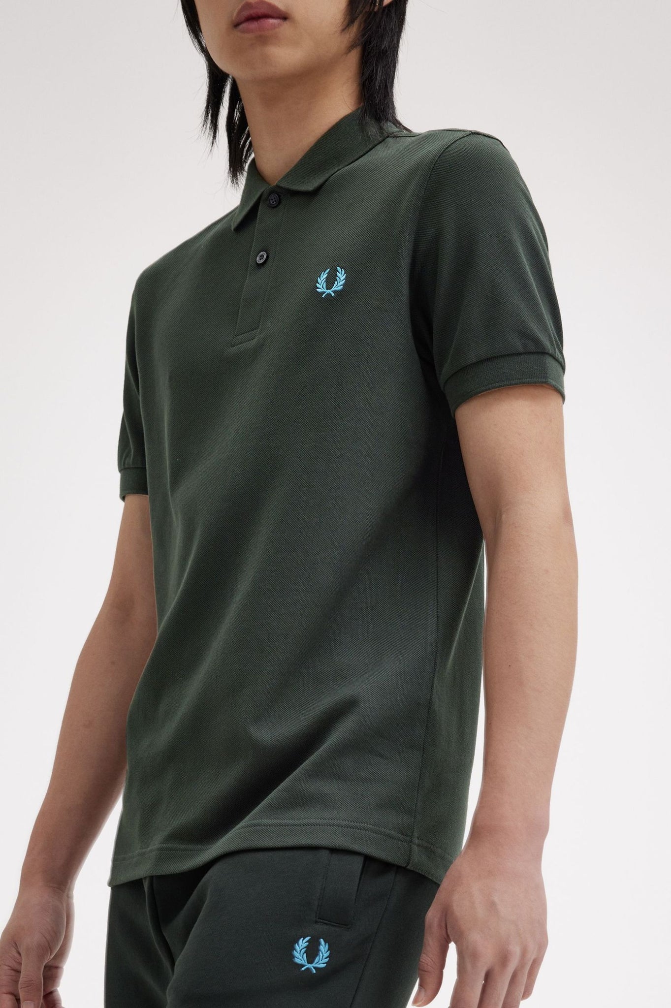 Polo FRED PERRY M6000 Verde Noche / Azul Bahía