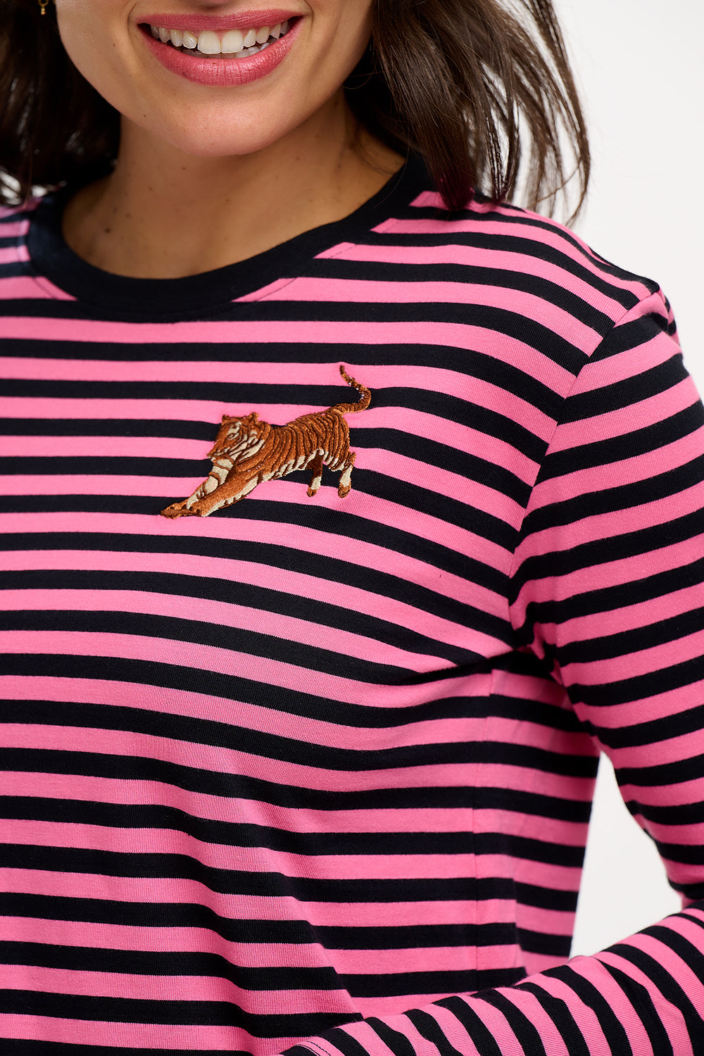 SUGARHILL Brunswick Schwarz/Rosa T-Shirt, Leaping Tiger