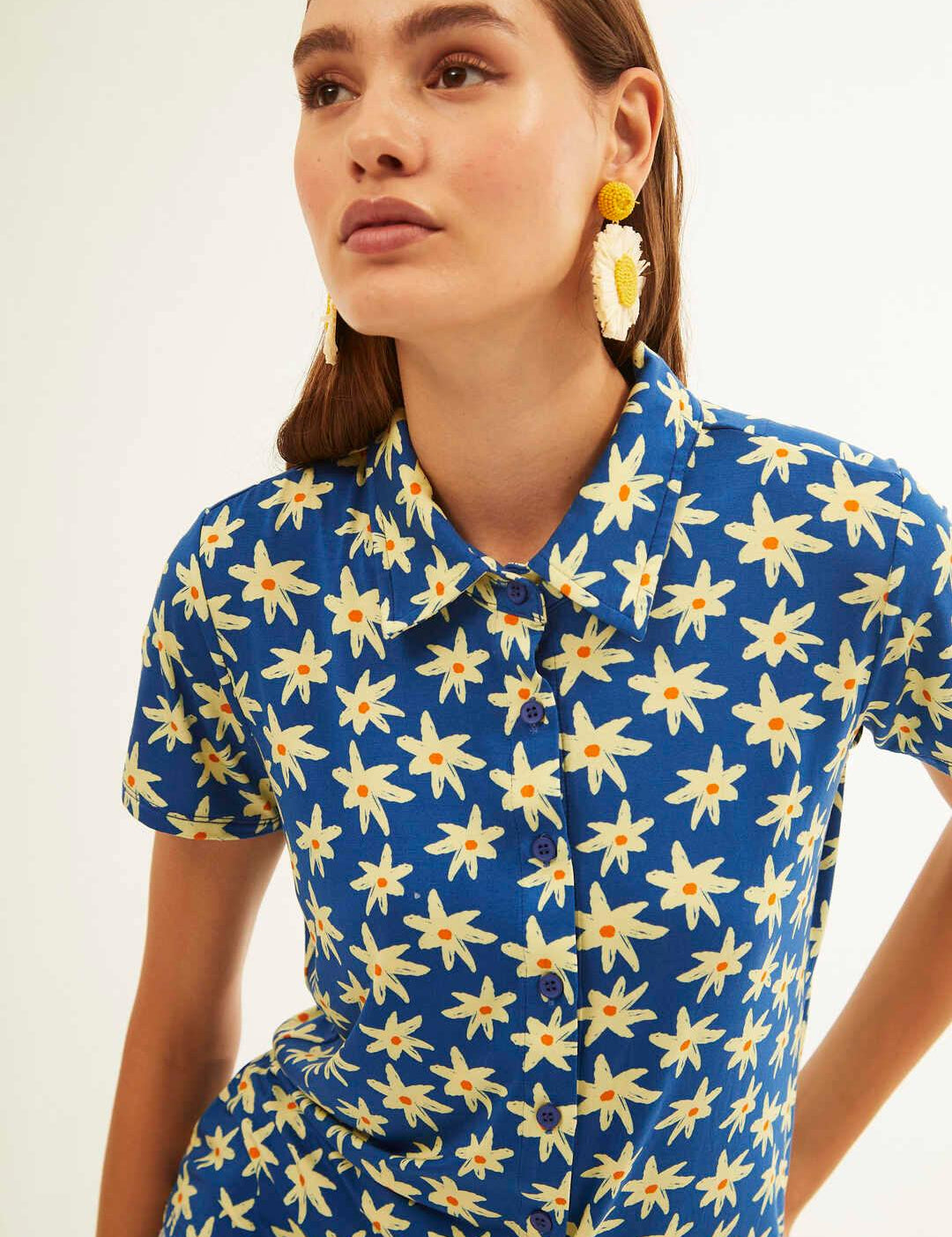 Camisa Xantik M/C Navy Daisy - ECRU