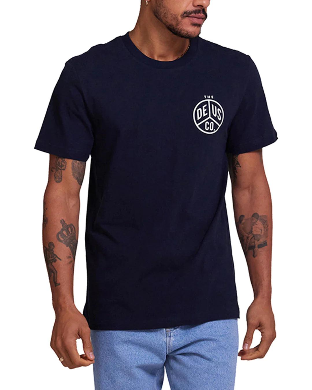 Camiseta Deus Ex Machina Classic Peaces Tee Navy - ECRU