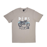 Camiseta Deus Ex Machina XT250 Silver Lining - ECRU