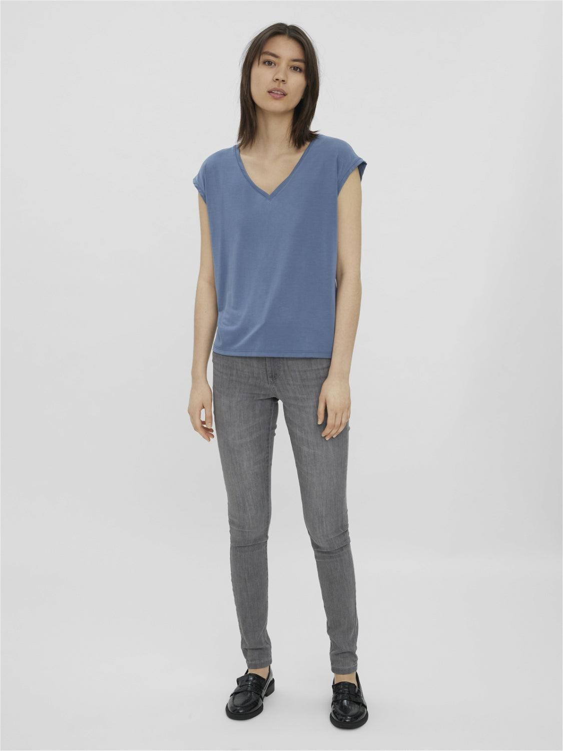 Camiseta Filli Básica de Mujer Vero Moda Cuello Pico China Blue - ECRU