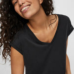 Camiseta Filli Básica de Mujer Vero Moda Cuello Pico Negro - ECRU