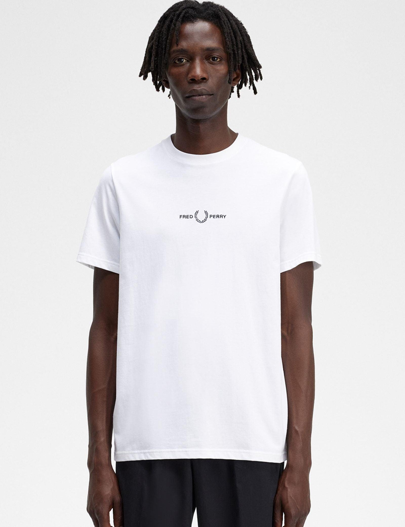 Camiseta Fred Perry Bordada M4580 Blanca - ECRU