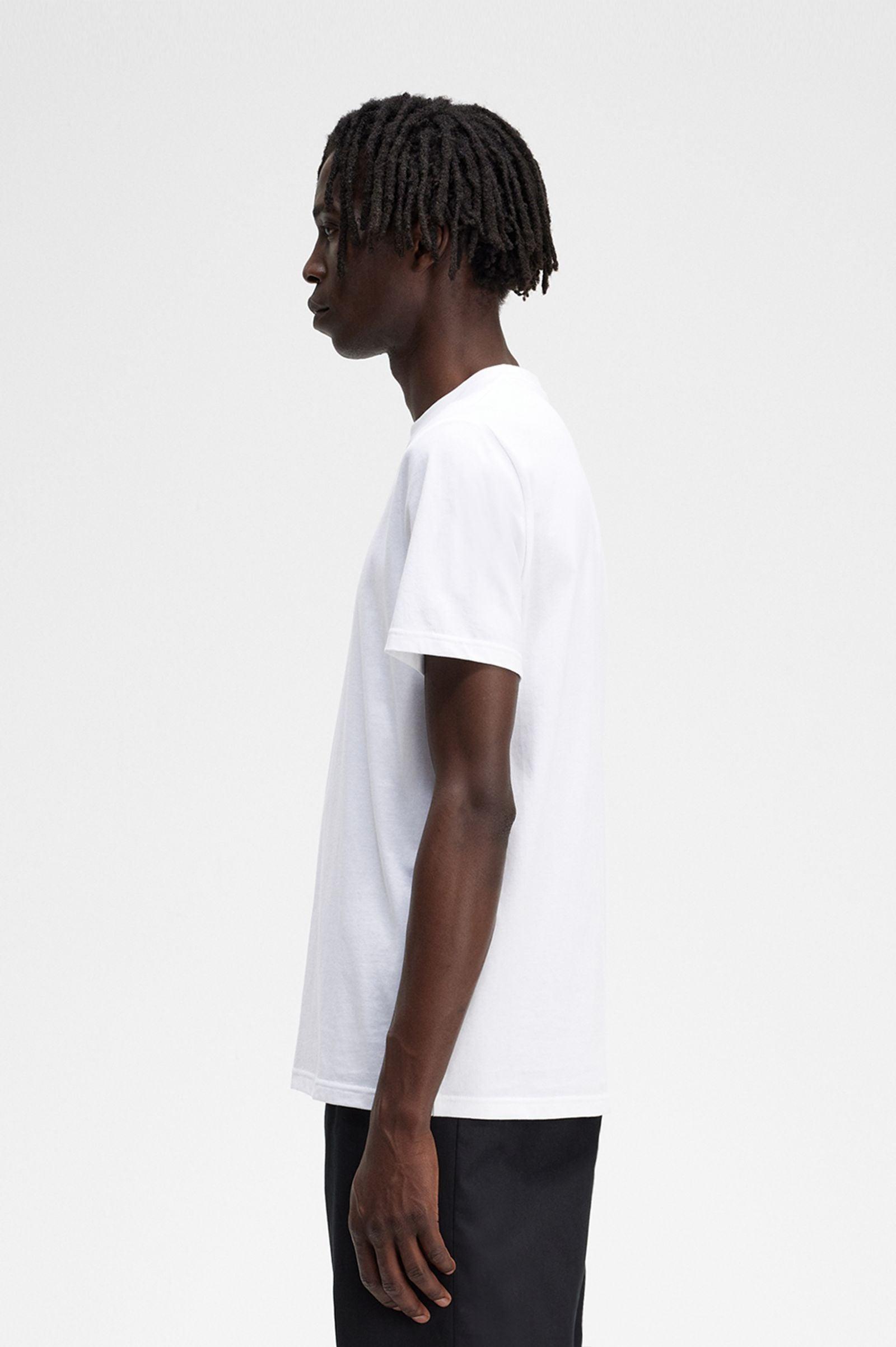 Camiseta Fred Perry Bordada M4580 Blanca - ECRU