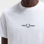 Camiseta Fred Perry Bordada M4580 Blanca - ECRU