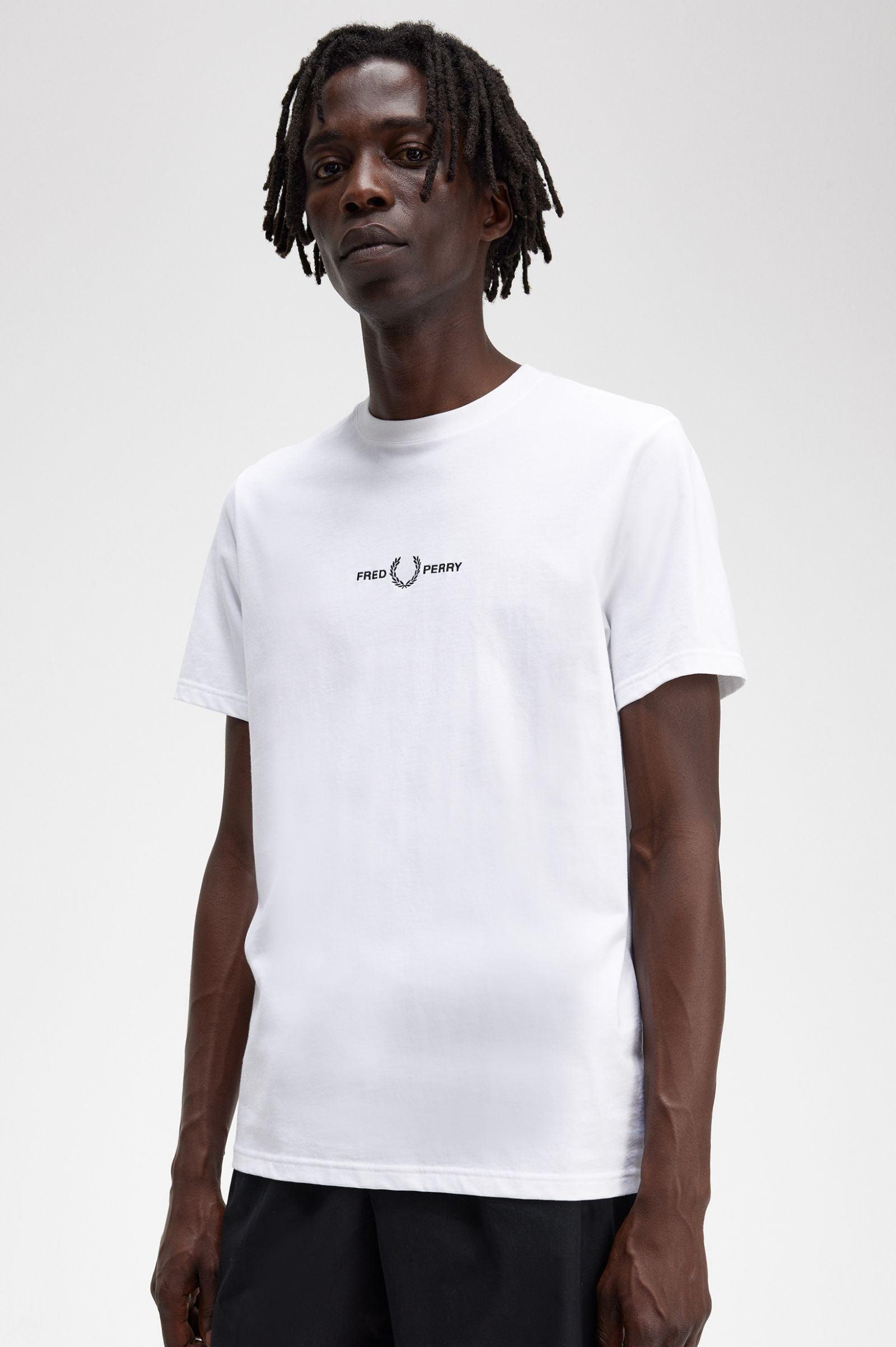 Camiseta Fred Perry Bordada M4580 Blanca - ECRU