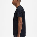 Camiseta Fred Perry Bordada M4580 Negra - ECRU