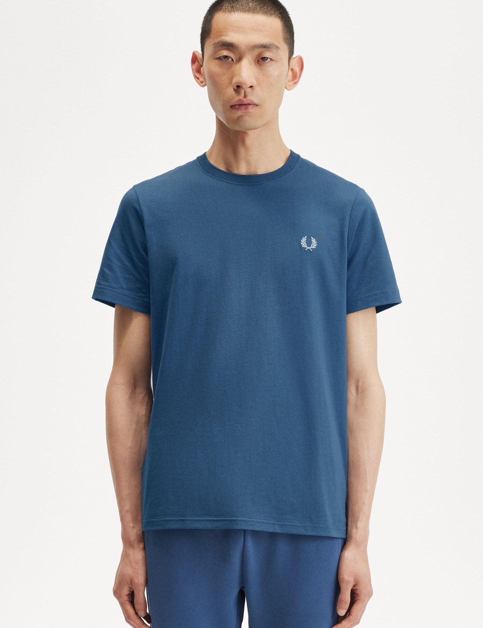 Camiseta Fred Perry M1600 Azul Medianoche - ECRU