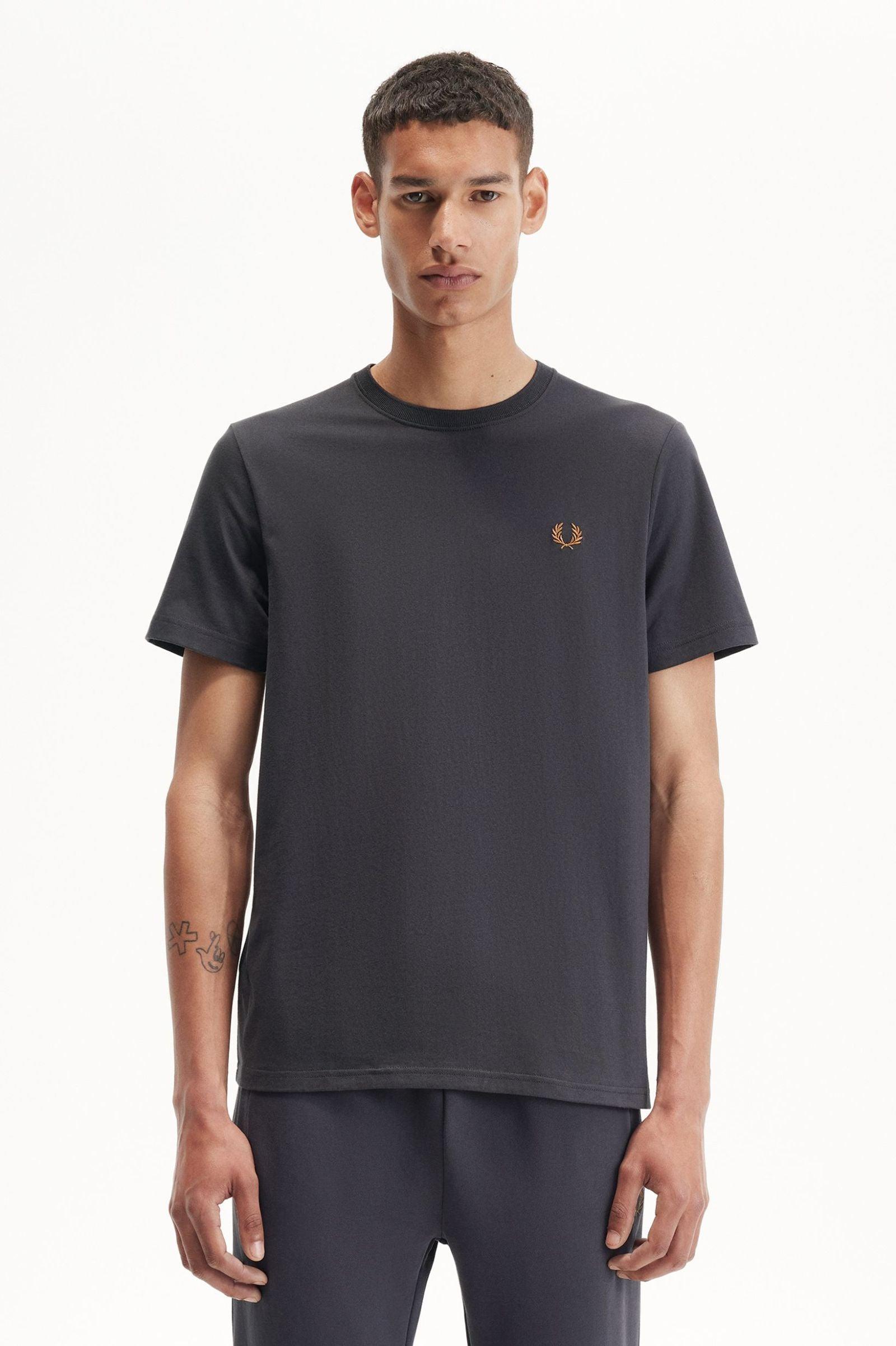 Camiseta Fred Perry M1600 Gris Ancla Caramelo Oscuro - ECRU