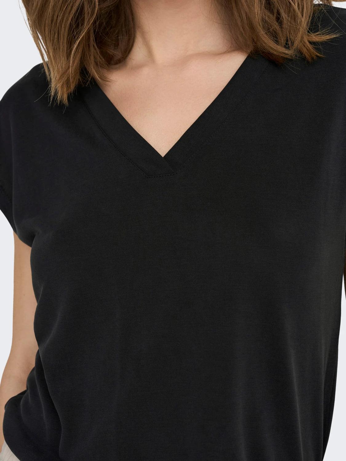 Camiseta Only Cuello Pico Free Black - ECRU