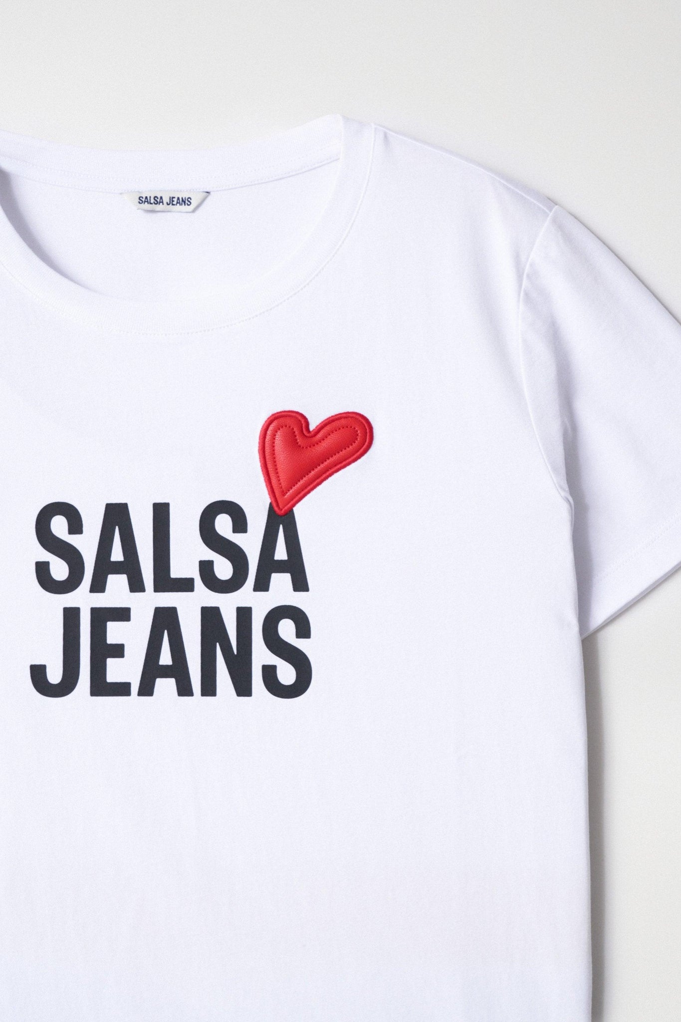 Camiseta Salsa Jeans con Branding y Detalle de Corazón - ECRU