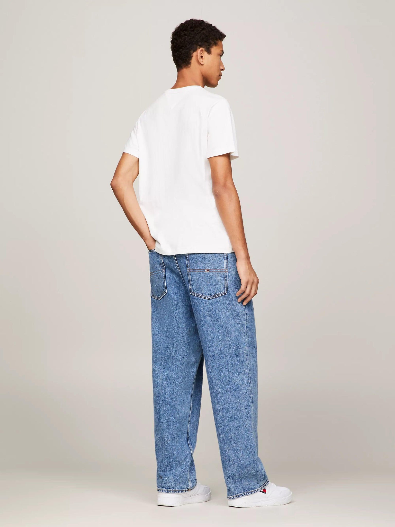 Camiseta Tommy Jeans Classics de Algodón Orgánica Blanca - ECRU