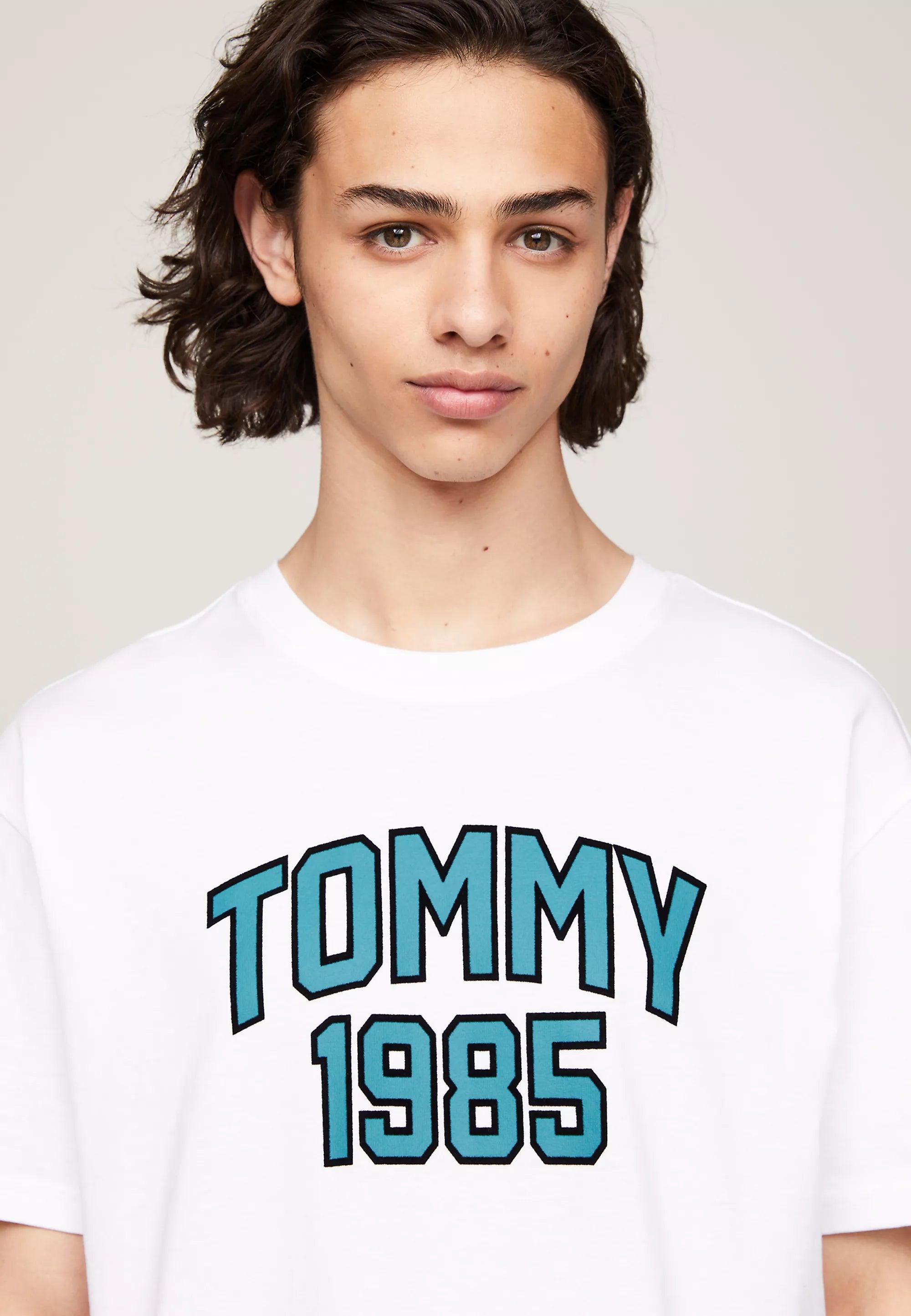 Camiseta Tommy Jeans Varsity con Logo - ECRU