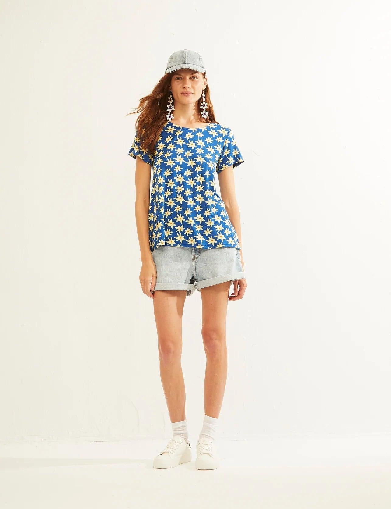 Camiseta Xantik Easy M/C Navy Daisy - ECRU