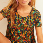 Camiseta Xantik Easy M/C Navy WildFlower - ECRU