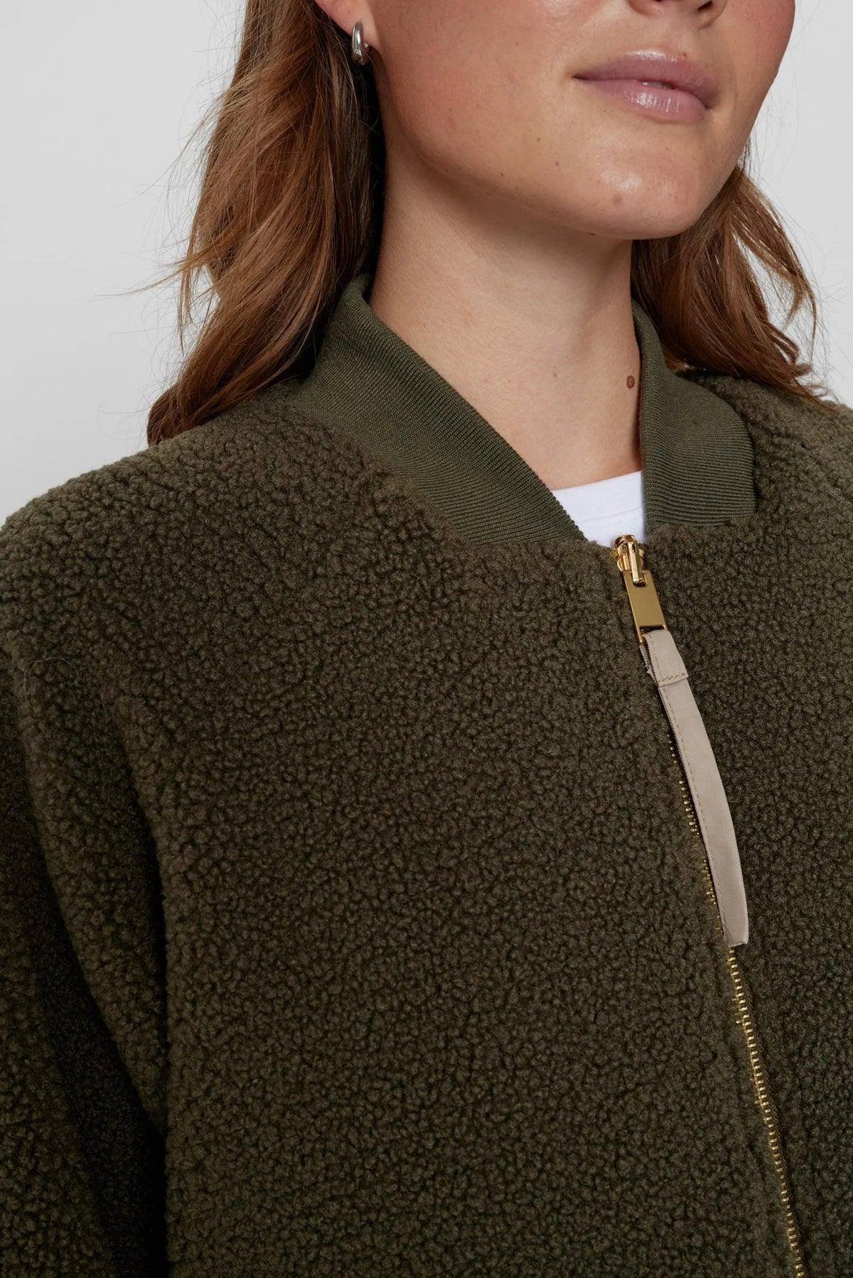 Chaqueta Nümph Bomber Nuetera Reversible Ivy Green - ECRU