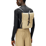 Mochila Rains Impermeable Backpack Micro Sand - ECRU