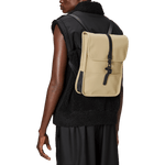 Mochila Rains Impermeable Backpack Micro Sand - ECRU