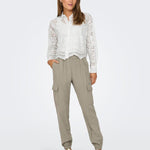 Pantalones ONLY Laris Cargo Pure Cashmere - ECRU