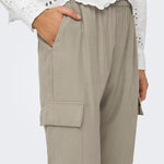 Pantalones ONLY Laris Cargo Pure Cashmere - ECRU