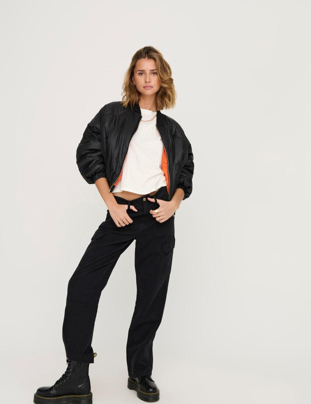 Pantalones ONLY Malfy Loose Cargo Black - ECRU