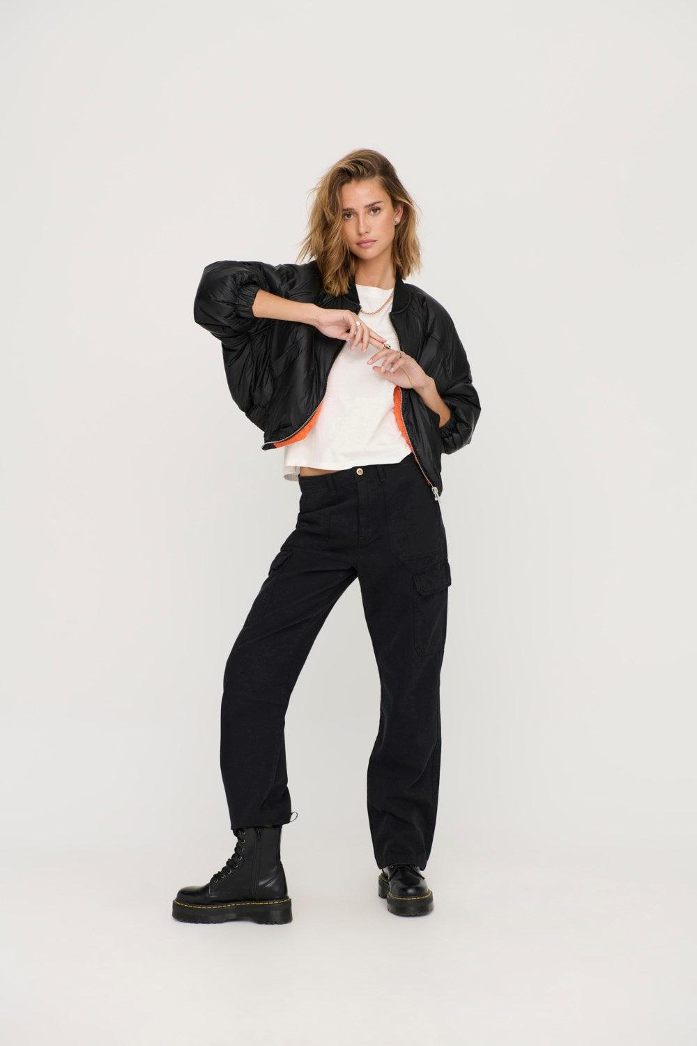 Pantalones ONLY Malfy Loose Cargo Black - ECRU