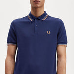 Polo Fred Perry M3600 Azul marino francés Alga marina Óxido claro - ECRU