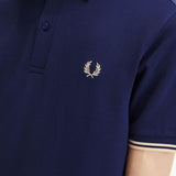 Polo Fred Perry M3600 Azul Marino Francés Helado - ECRU