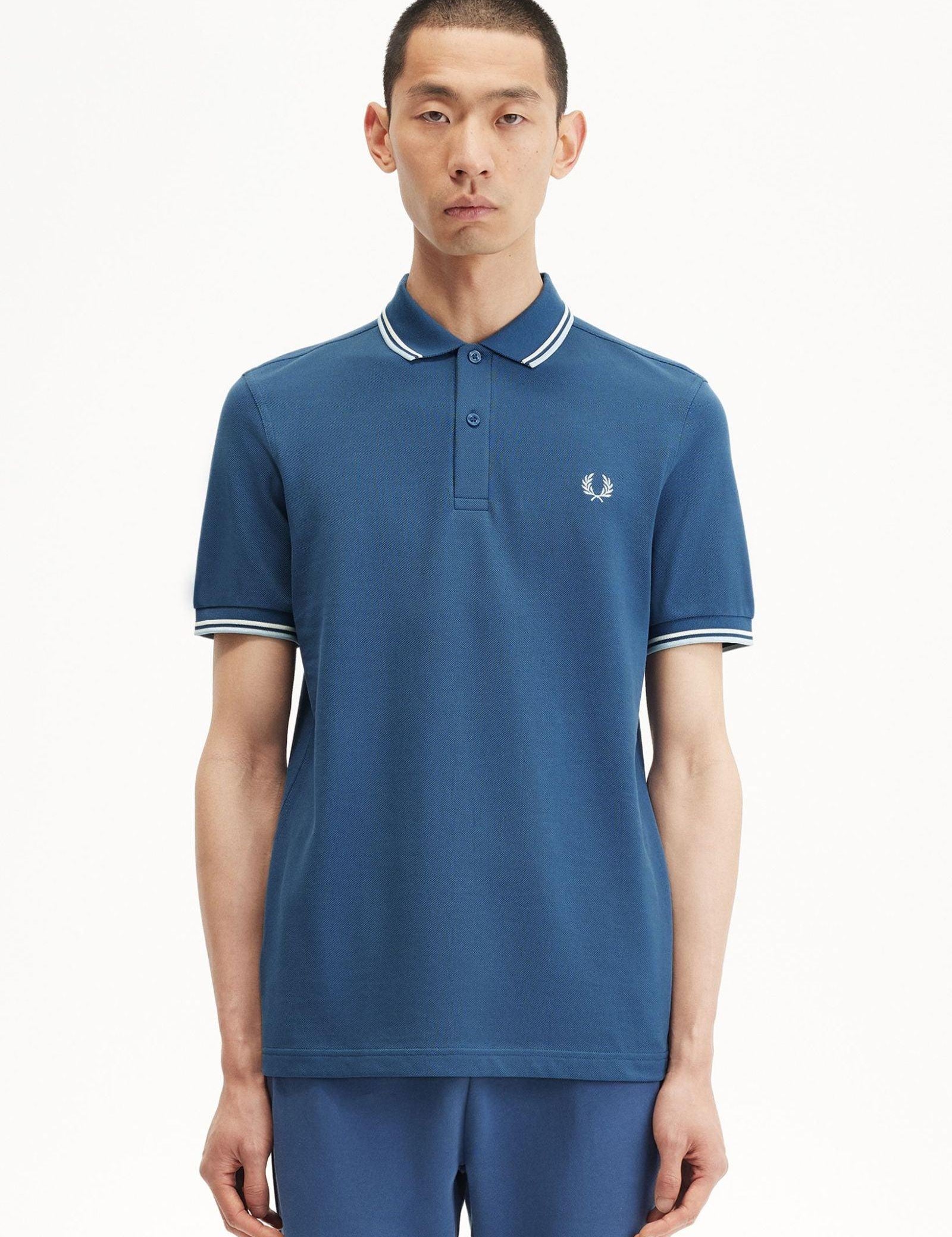 Polo Fred Perry M3600 Azul Medianoche Crudo Hielo Claro - ECRU