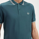 Polo Fred Perry M3600 Azul Petróleo Ostra Claro - ECRU