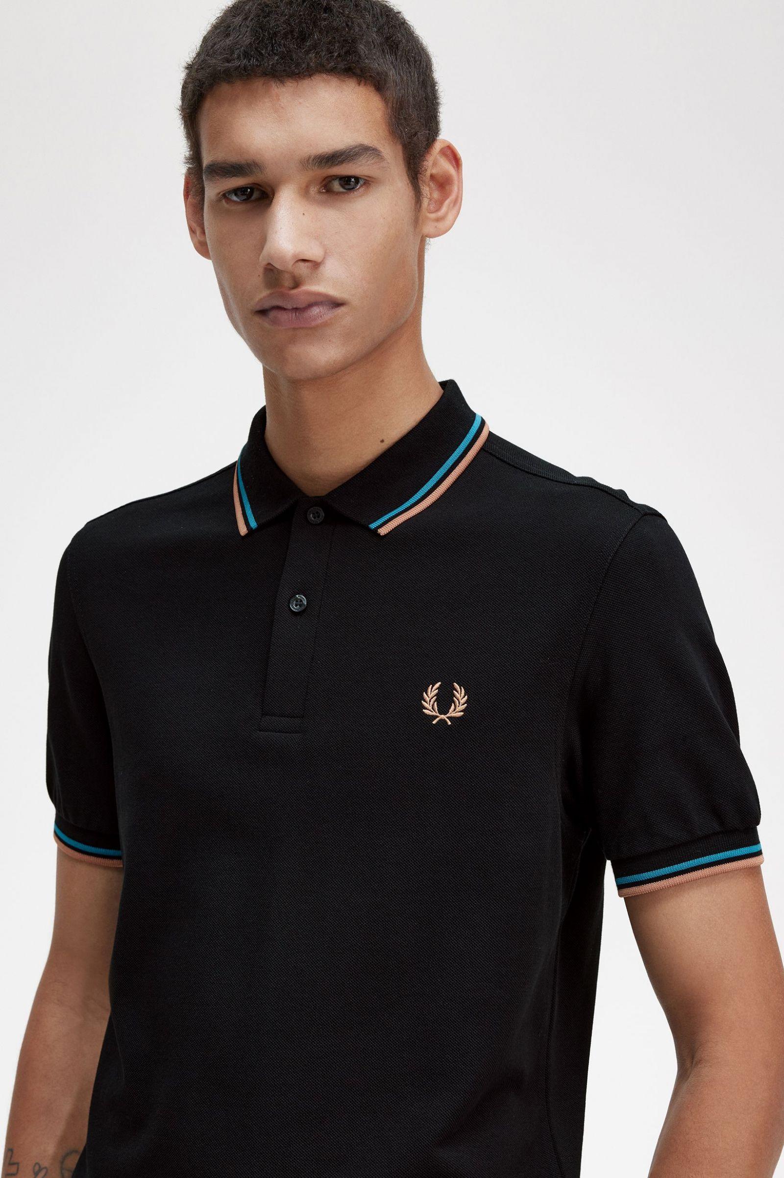 Polo Fred Perry M3600 Negro Azul cibernético Óxido claro - ECRU