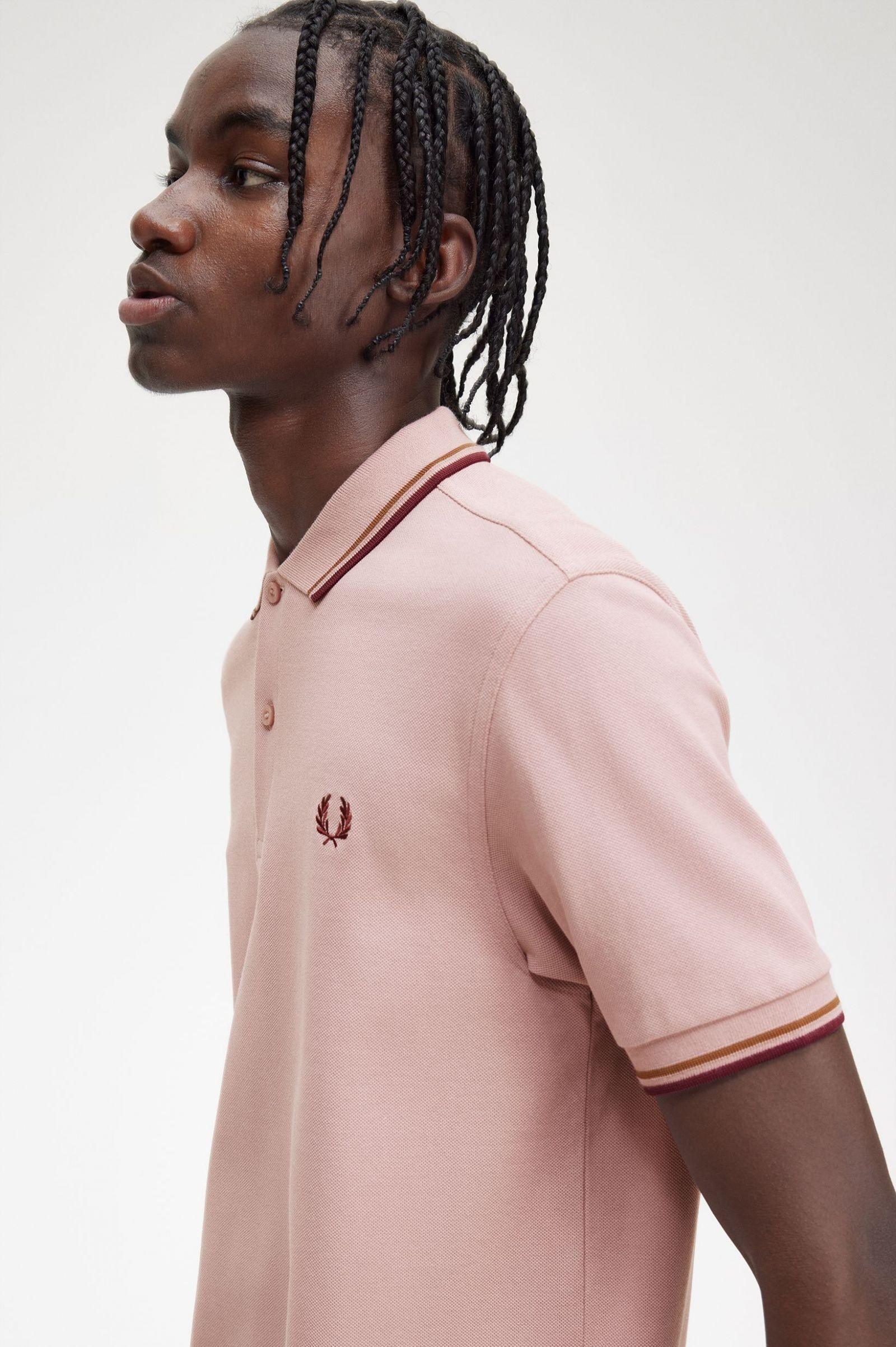 Polo Fred Perry M3600 Rosa empolvado Piedra sombreado Rojo oscuro - ECRU