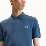 Polo Fred Perry M6000 Azul Medianoche Hielo Claro - ECRU