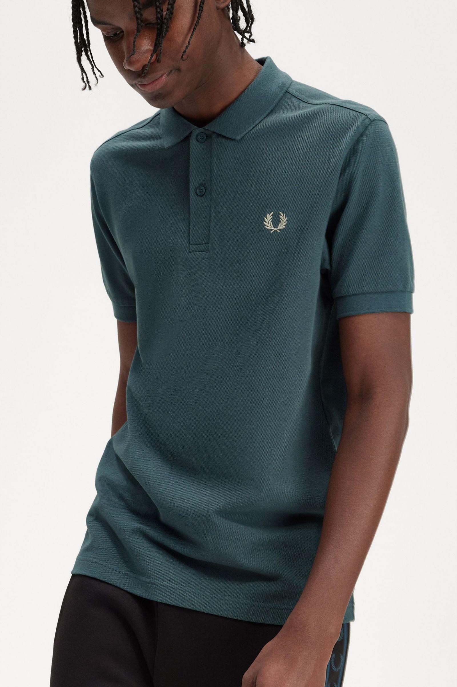 Polo Fred Perry M6000 Azul Petróleo Ostra Claro - ECRU