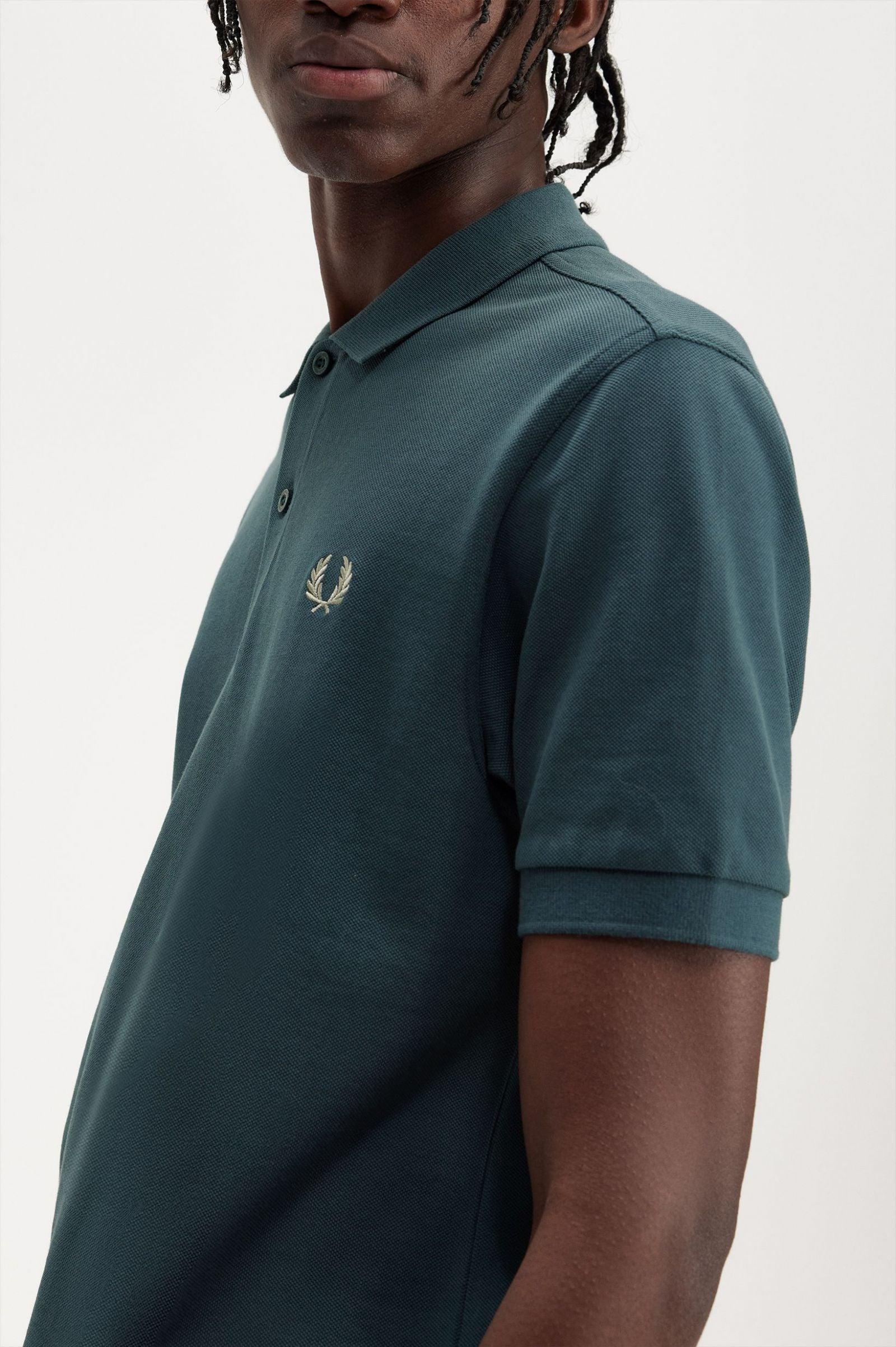 Polo Fred Perry M6000 Azul Petróleo Ostra Claro - ECRU