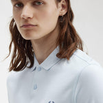 Polo Fred Perry M6000 Hielo Claro Azul Medianoche - ECRU