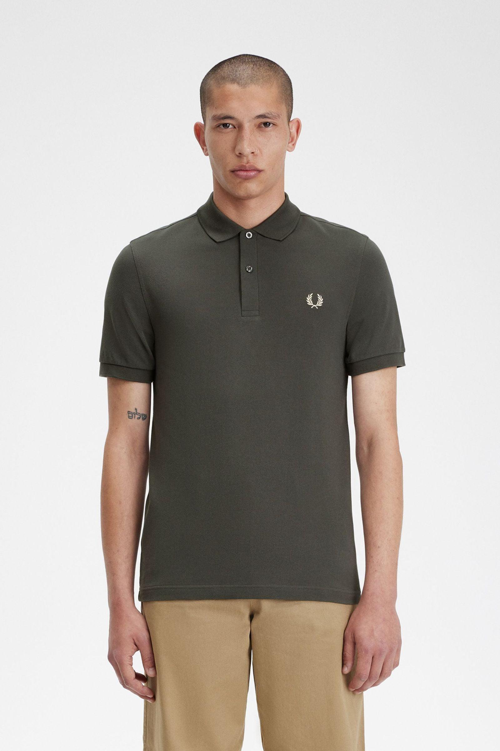 Polo Fred Perry M6000 Verde Campo Avena - ECRU