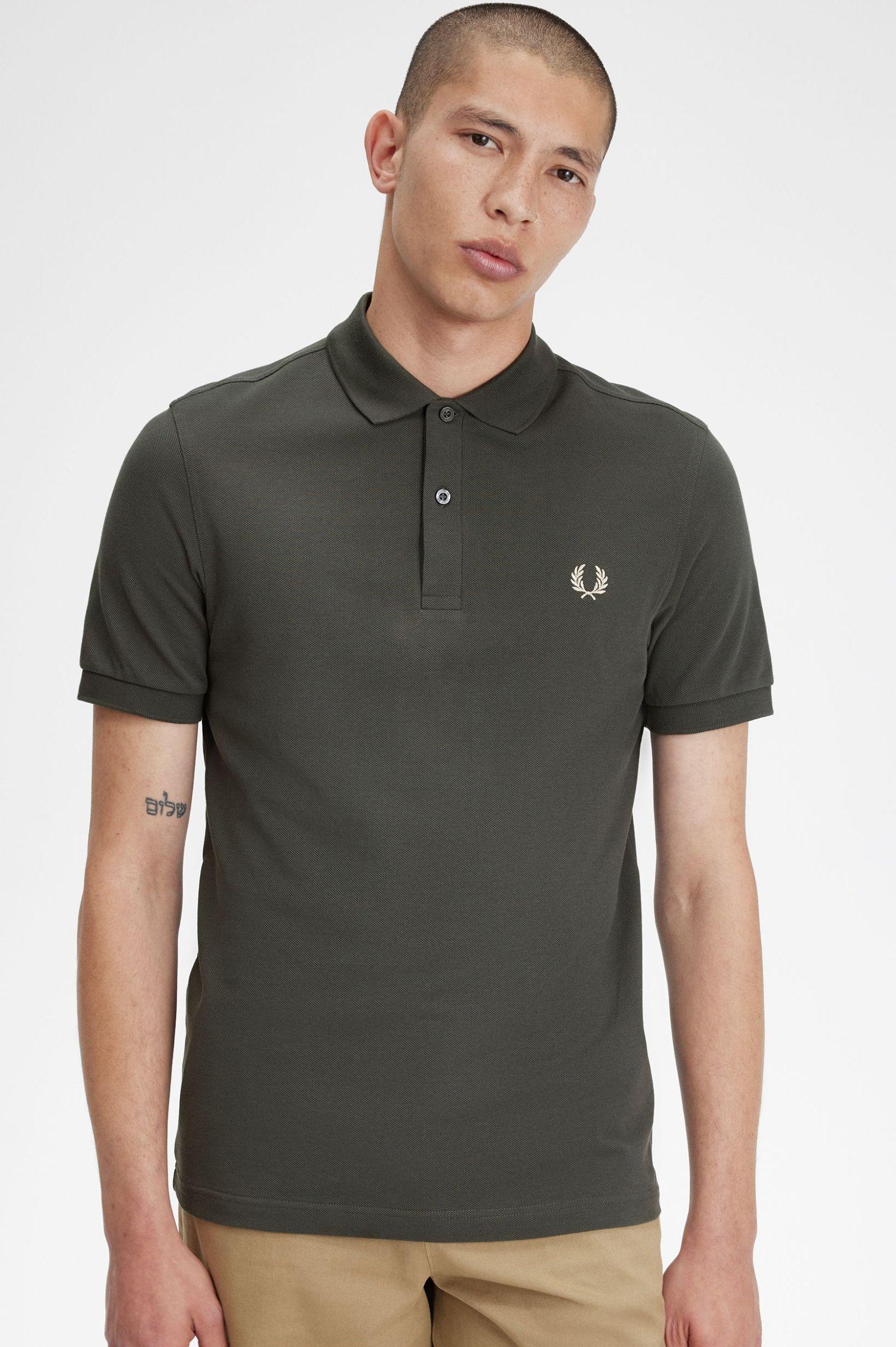 Polo Fred Perry M6000 Verde Campo Avena - ECRU