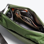 Riñonera Bellroy Venture Sling 9L Ranger Green - ECRU