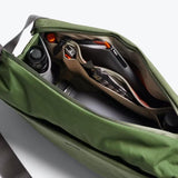 Riñonera Bellroy Venture Sling 9L Ranger Green - ECRU