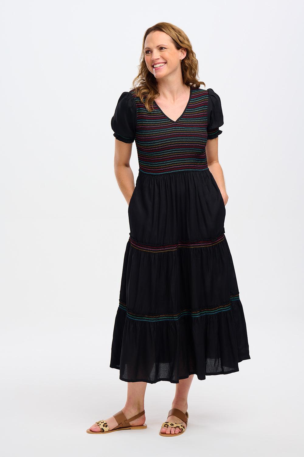 Vestido Sugarhill Harley Midi Negro Rainbow Shirring - ECRU