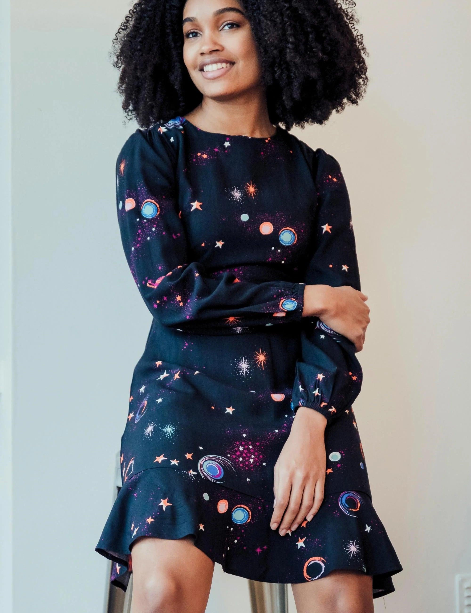 Vestido Sugarhill Juliette Black Colourful Universe - ECRU