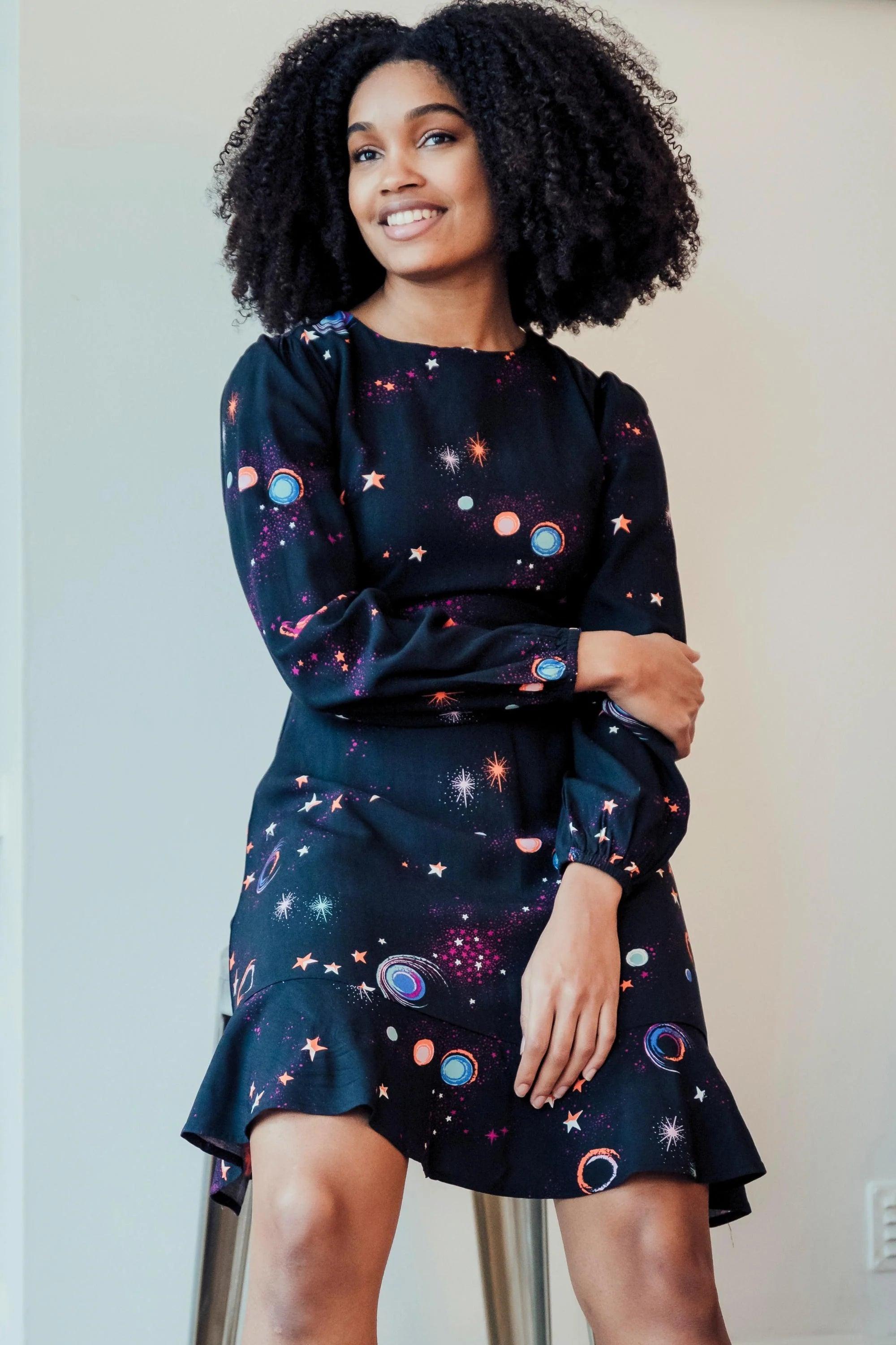 Vestido Sugarhill Juliette Black Colourful Universe - ECRU