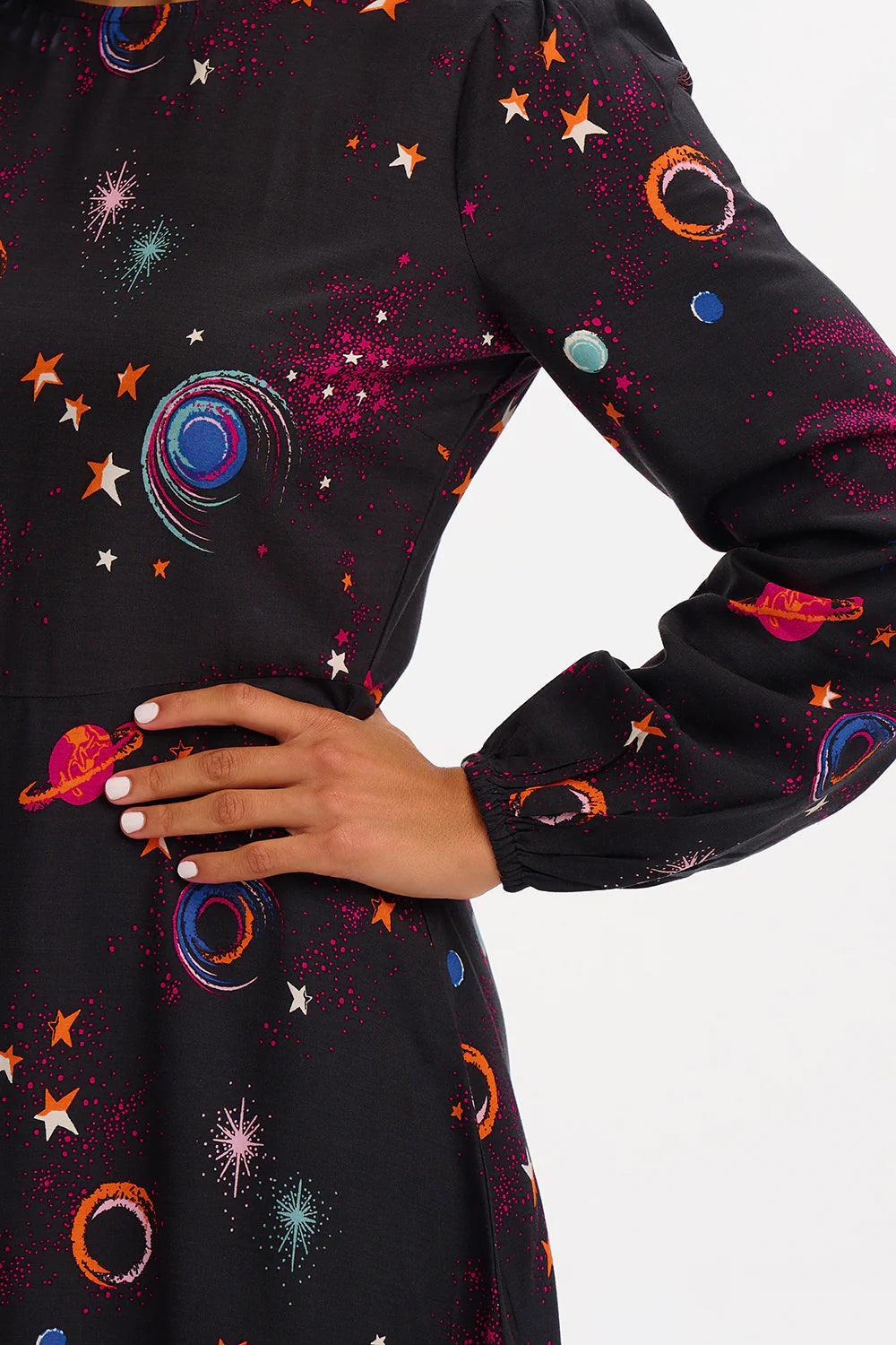 Vestido Sugarhill Juliette Black Colourful Universe - ECRU