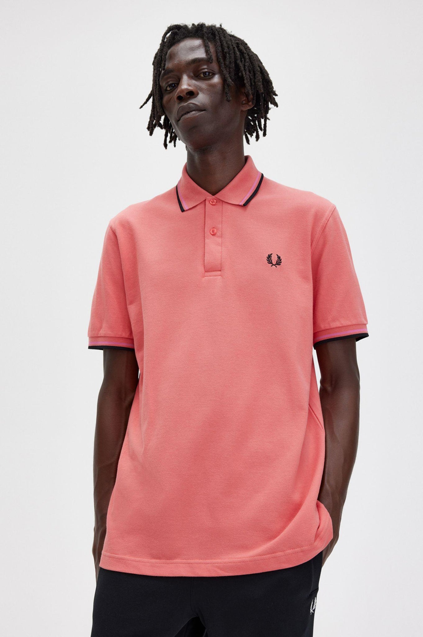 Polo Fred Perry M12 Rosa cibernético Rosa brillante Negro Made In England - ECRU